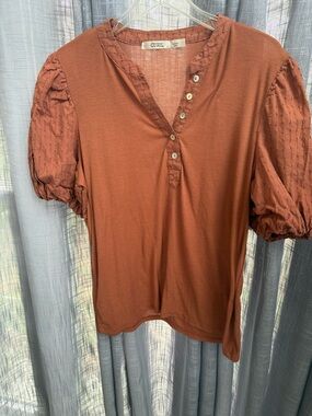 Ladies Cure Rust Puff Sleeve Henley Top size L no iron rust brown summer shirt